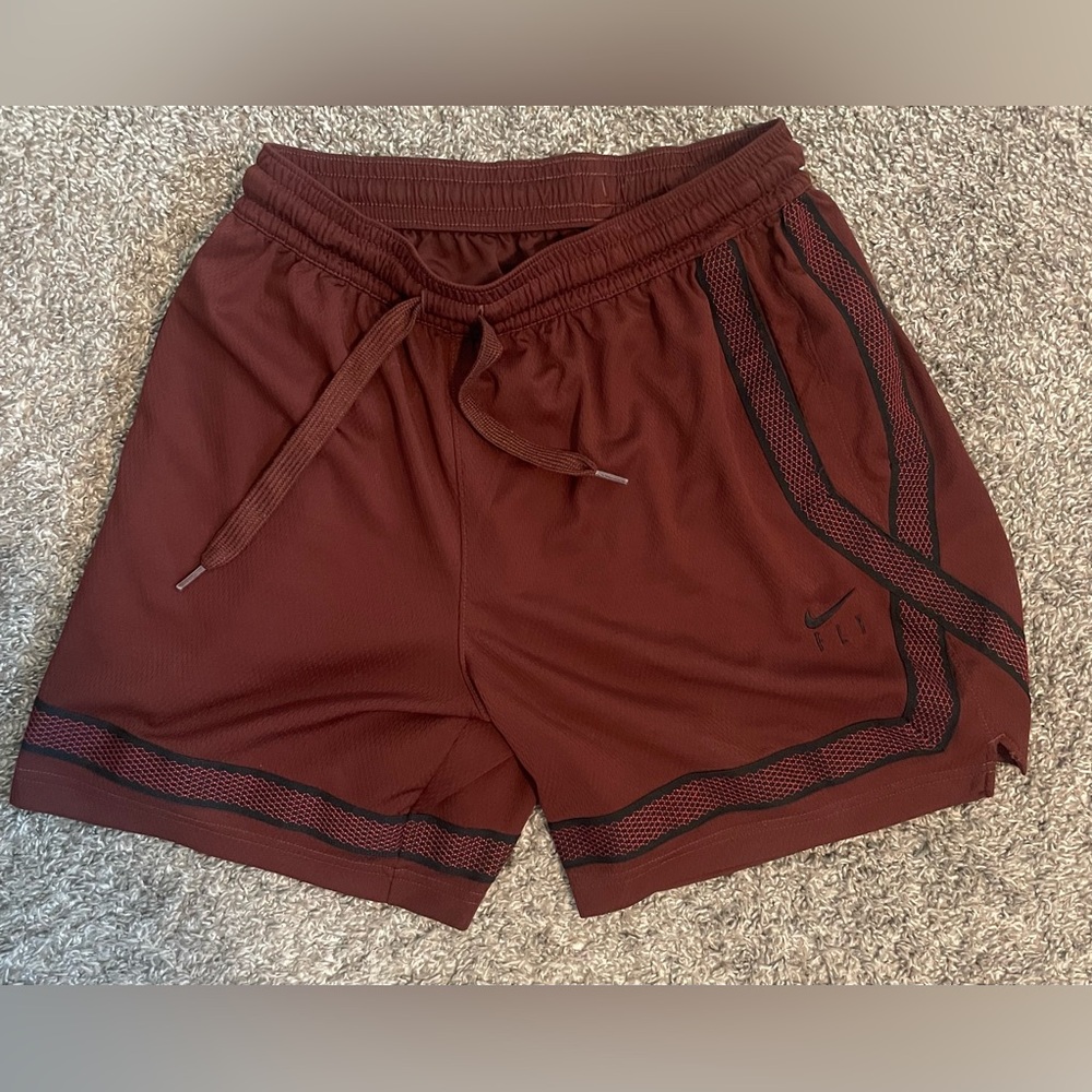 Nike Dri-FIT Swoosh Fly Men’s Basketball Shorts | Maroon | Medium